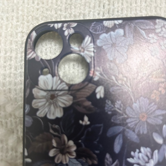 iPhone Case. See Description for all the iPhones this case will fit

NWOT - Picture 2 of 4